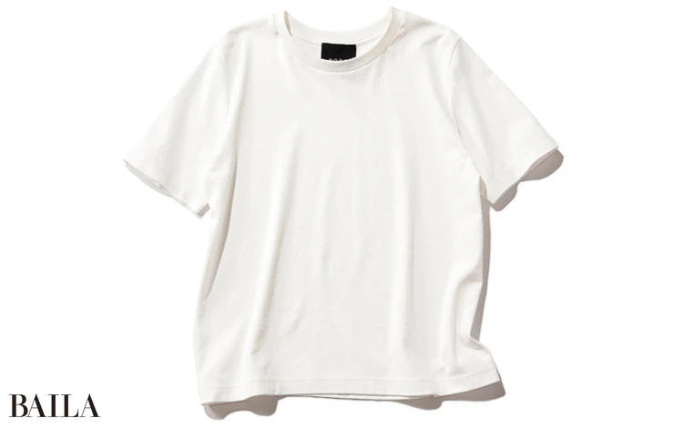シンプル白Tシャツ
