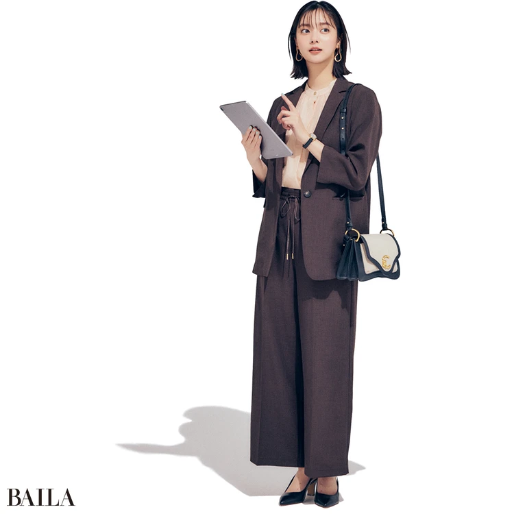 新川優愛　セットアップコーデ