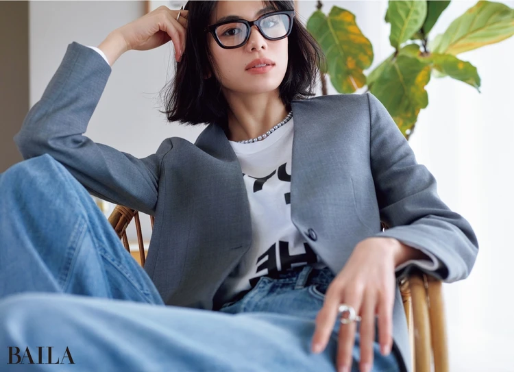 ノーカラー×大振りパールネックレス