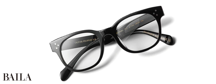 メガネ￥54780／ルックスオティカジャパン カスタマーサービス（オリバーピープルズ）