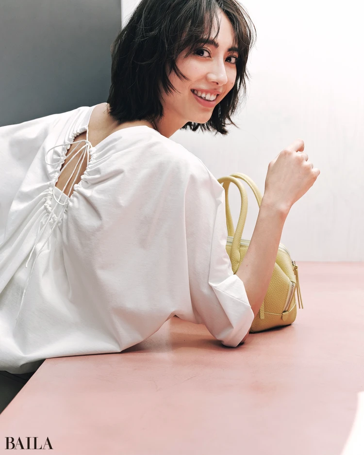 土屋はずき 肌見せコーデ
