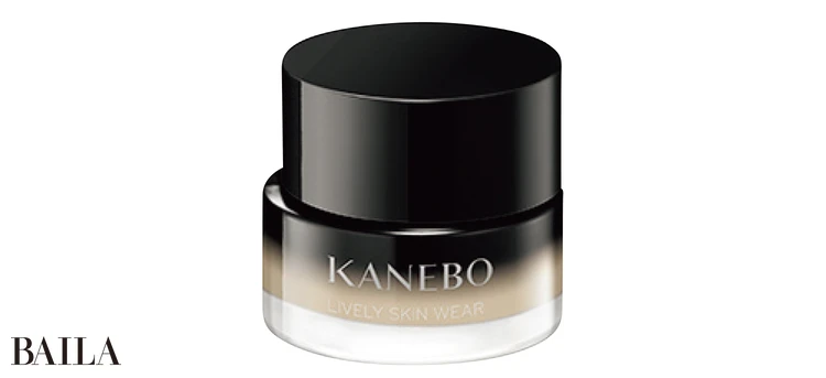 ライブリースキン ウェアⅡ 325 Ivory SPF4・PA+ ￥12100／カネボウインターナショナルDiv.