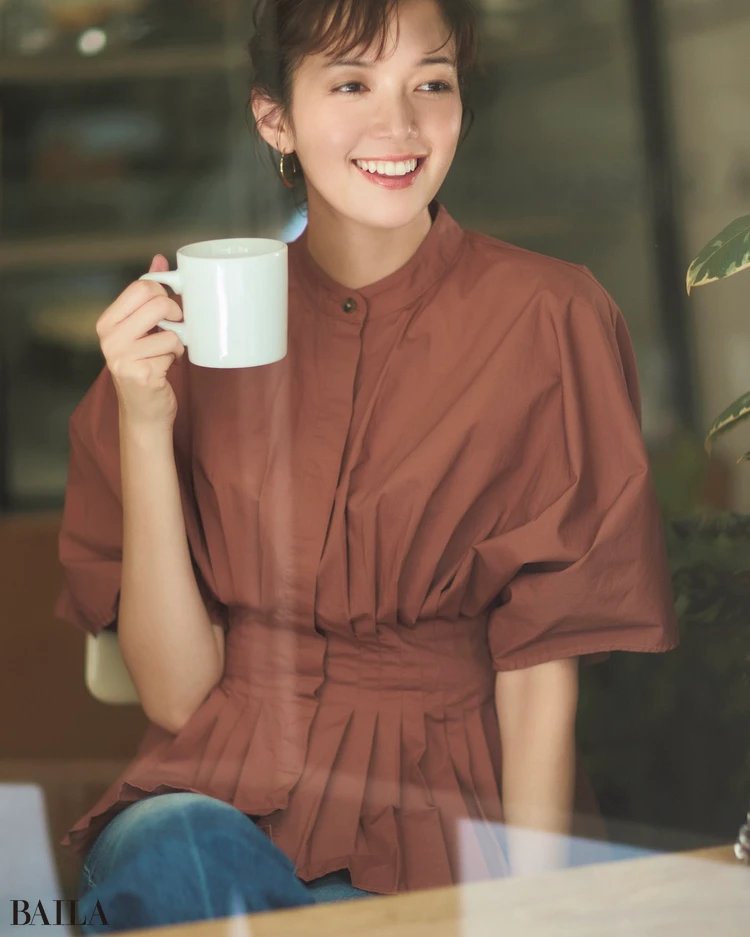 佐藤栞里 ブラウンコーデ