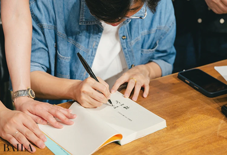 サイン会も実施。