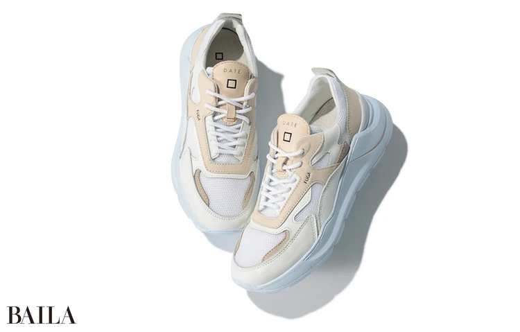 靴¥41800/ティースクエア プレスルーム(デイト)