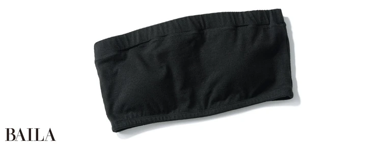 （ストラップつき）￥8800／ユナイテッドアローズ 渋谷スクランブルスクエア店（トゥー ユナイテッドアローズ）