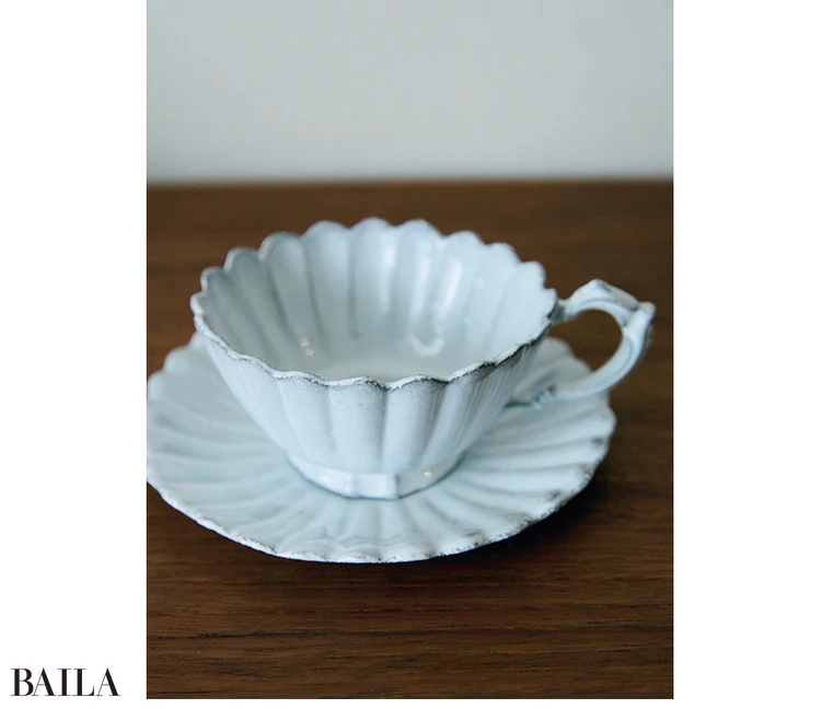 「アステ ィエ・ド・ヴィラッ ト」のカップ&ソー サー/三瓶さん私物