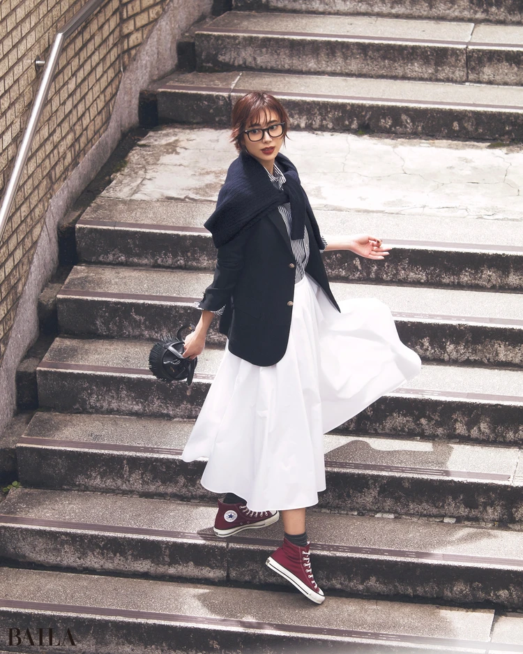 土屋はずき　スニーカーコーデ