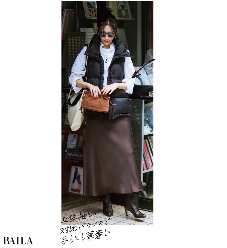 袖はラフに折ることで 立体感が出て メリハリポイントに!