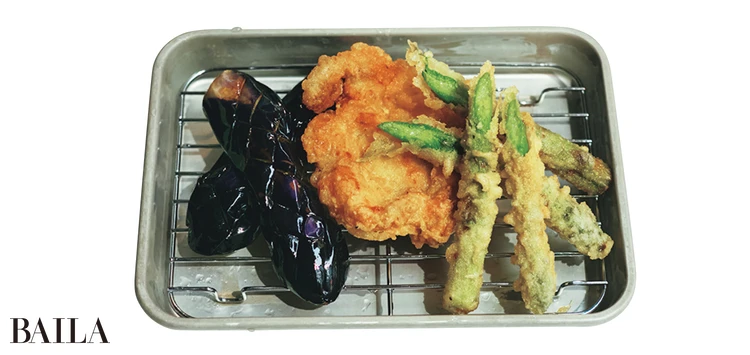 （左から）揚げなす￥260・とり天￥170・アスパラ天￥170