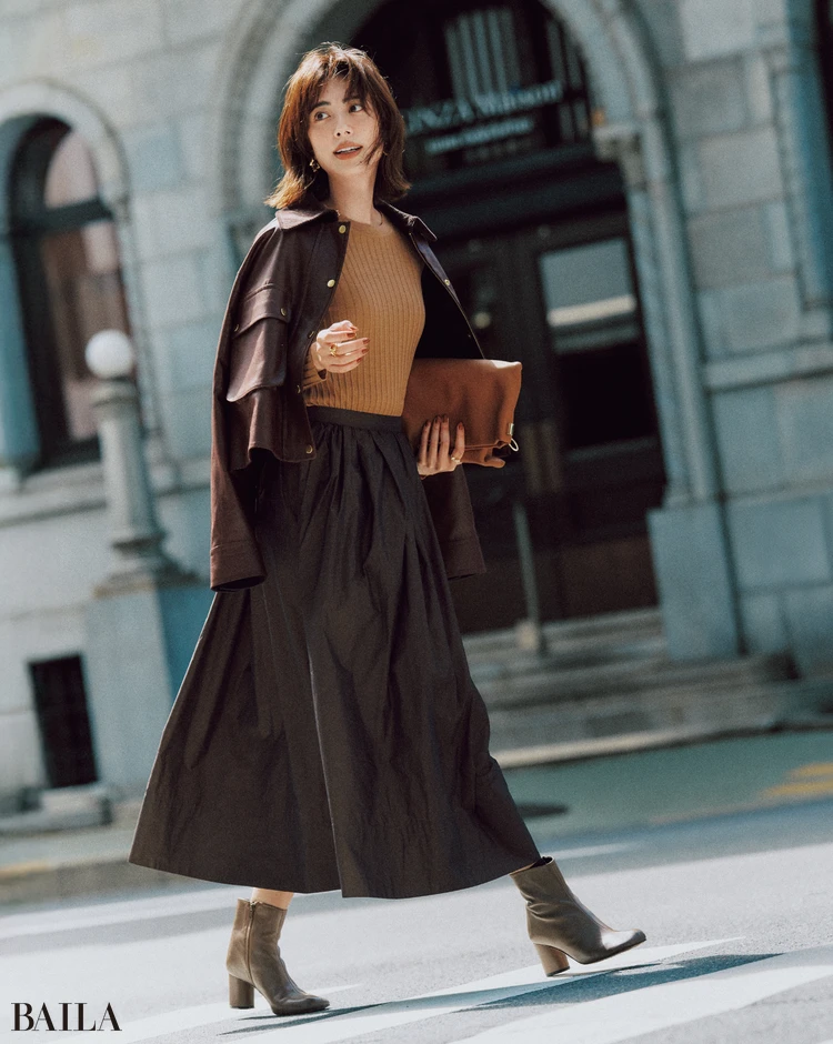 色幅の広いブラウンがかなえる、洒落見えワントーン