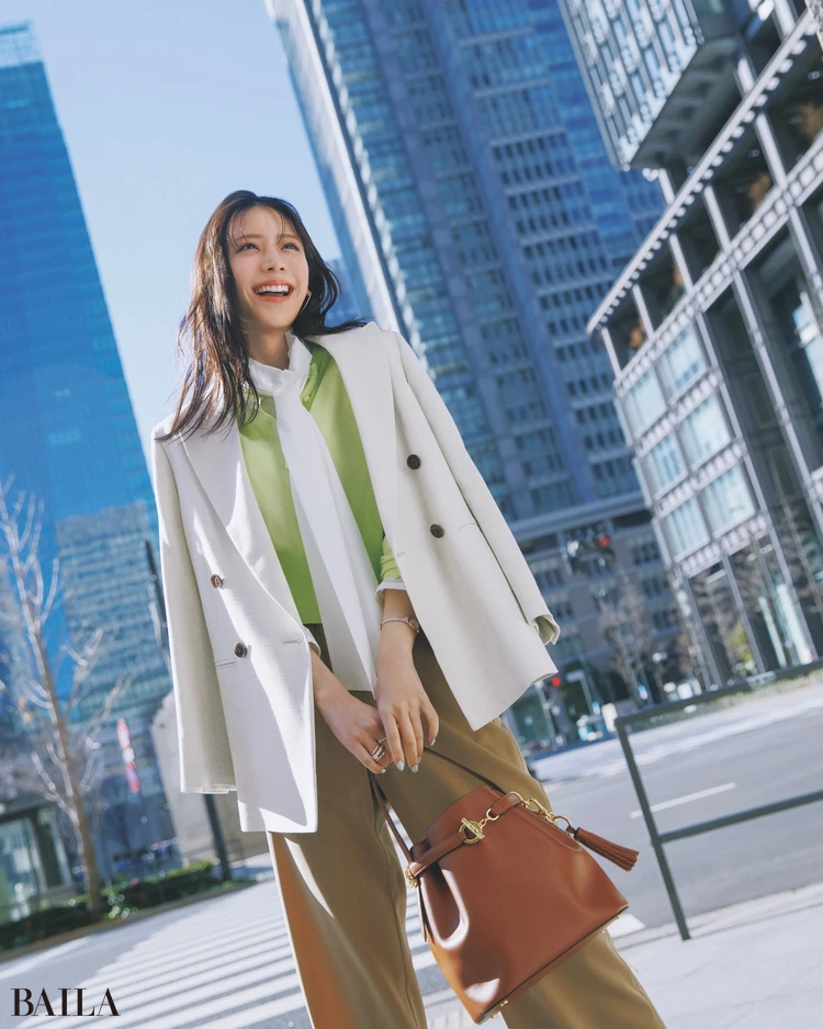 貴島明日香　ジャケットコーデ