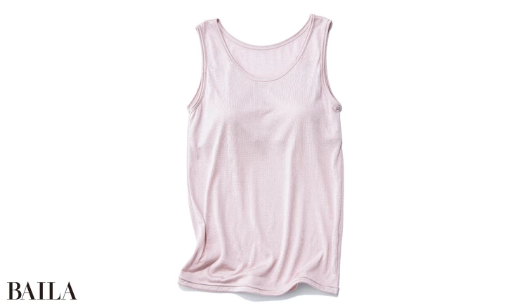 タンクトップ￥4800・ブラパット￥350／シルクふぁみりぃ　