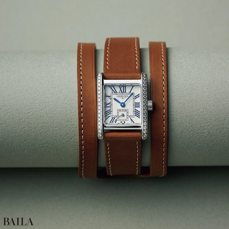 「ミニ ドルチェヴィータ」（SS、DIA入りケース、レザーストラップ／Ｈ29×Ｗ21.50mm／クォーツ／3気圧防水）￥576400／ロンジン