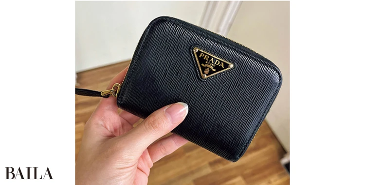 大学の入学祝いに父からもらった『鞄いたがき』の二つ折り財布を10年以上大切に使っています