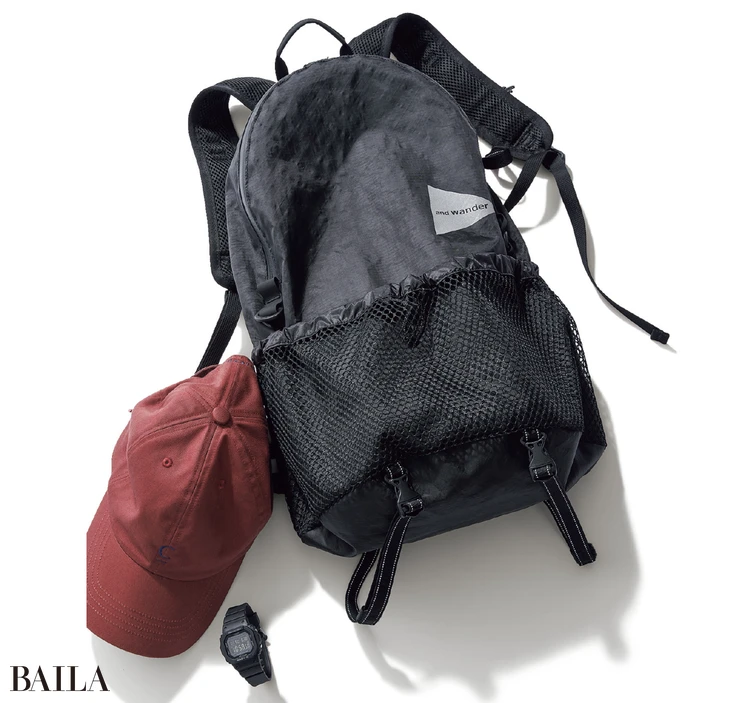 タイムレスなジャケットを ギャップ小物でイメチェン