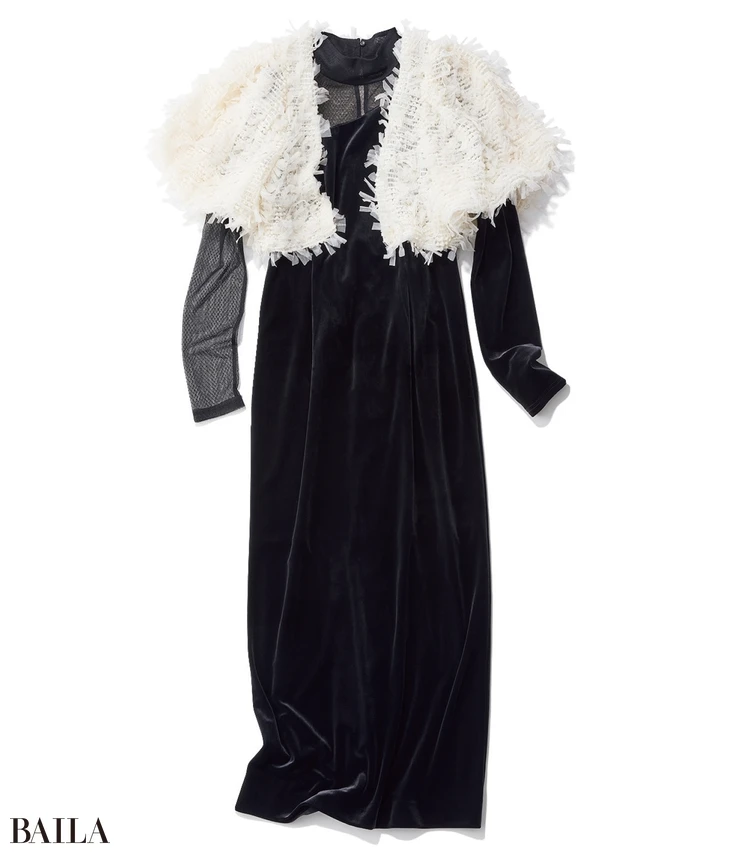 ボレロ￥97 90／ビーフラット（ニアナ）　ワンピース￥22000／アニュアンス