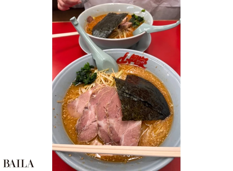「仕事帰りには、あえて遠くのラーメン屋までドライブして、深夜にラーメンを食べたりすることも(笑)」(門さん)