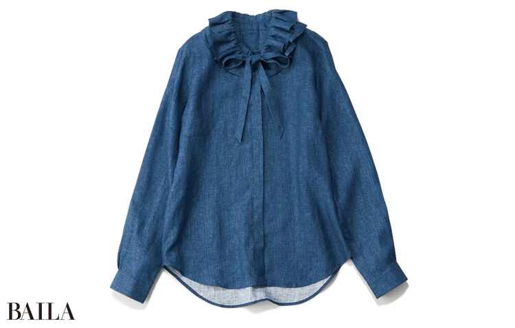 ブラウス￥86900／トゥモローランド（ブーリエンヌ）