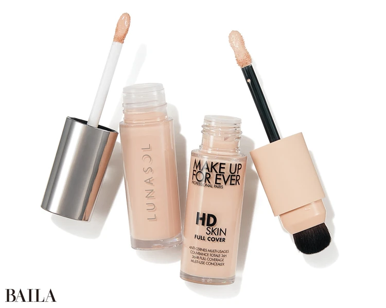 （左）ルナソル シームレスコレクティングリクイド 01 ￥4400／カネボウ化粧品（9月5日発売）（右）HDスキン フルカバー コンシーラー 1R02 ￥4950／メイクアップフォーエバー　