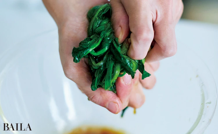 ほうれん草1袋をしょうゆ洗い（※）する