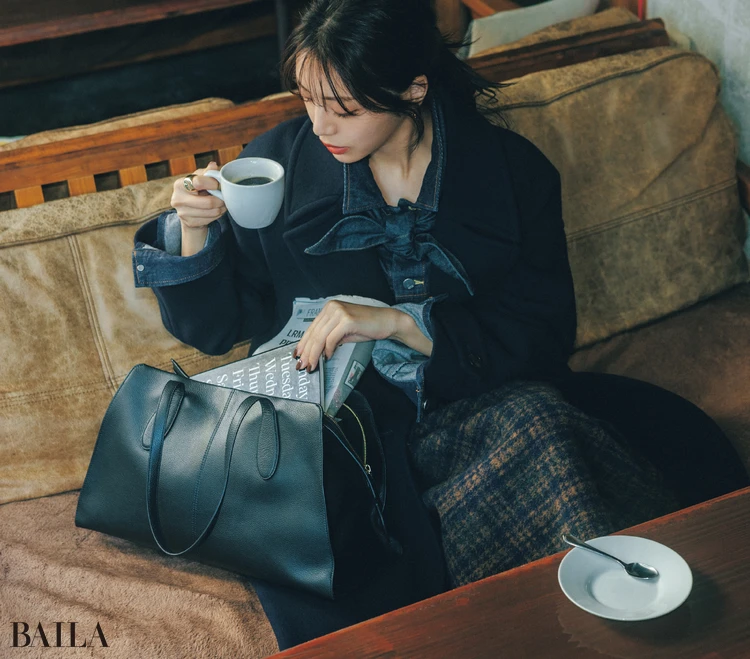 クラス感のあるデザインと、見た目に反した軽さ。この実用性は投資価値あり