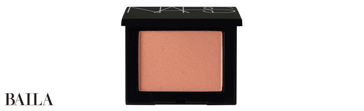 ブラッシュ N 925 ￥5060／ナーズ ジャパン