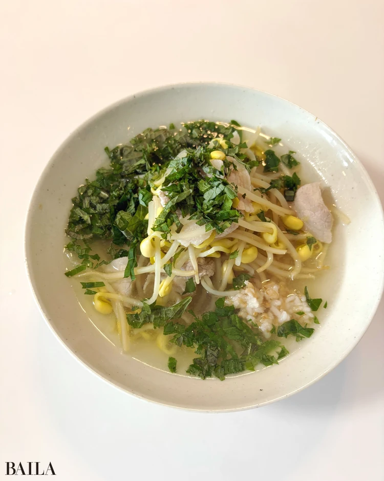 長谷川あかり　レシピ　豆もやしのスープかけご飯　完成写真