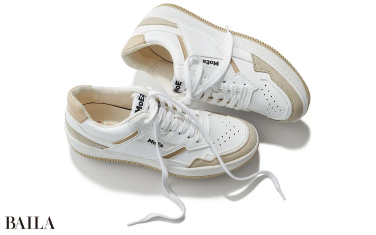 地味色配色ならスニーカーはもっと使える!