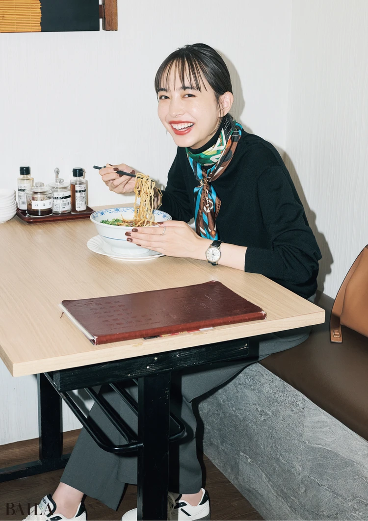 黒タートルニット-2