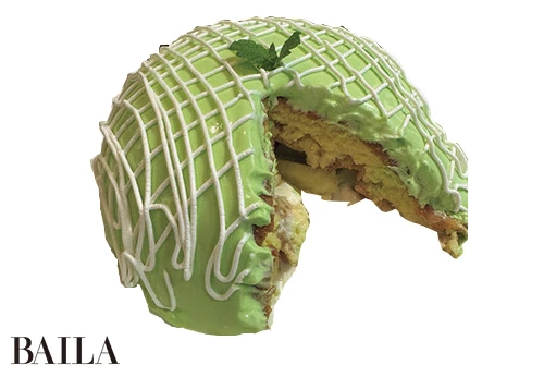 中には大粒のメロンとバニラアイスがたっぷり！