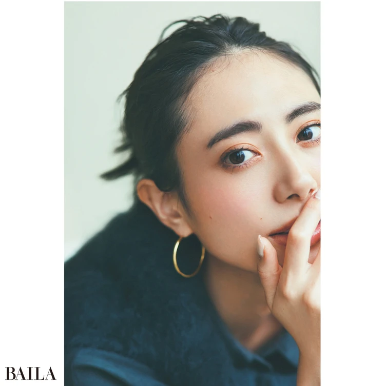  バームチークを重ねて疲れても血色感アップ！