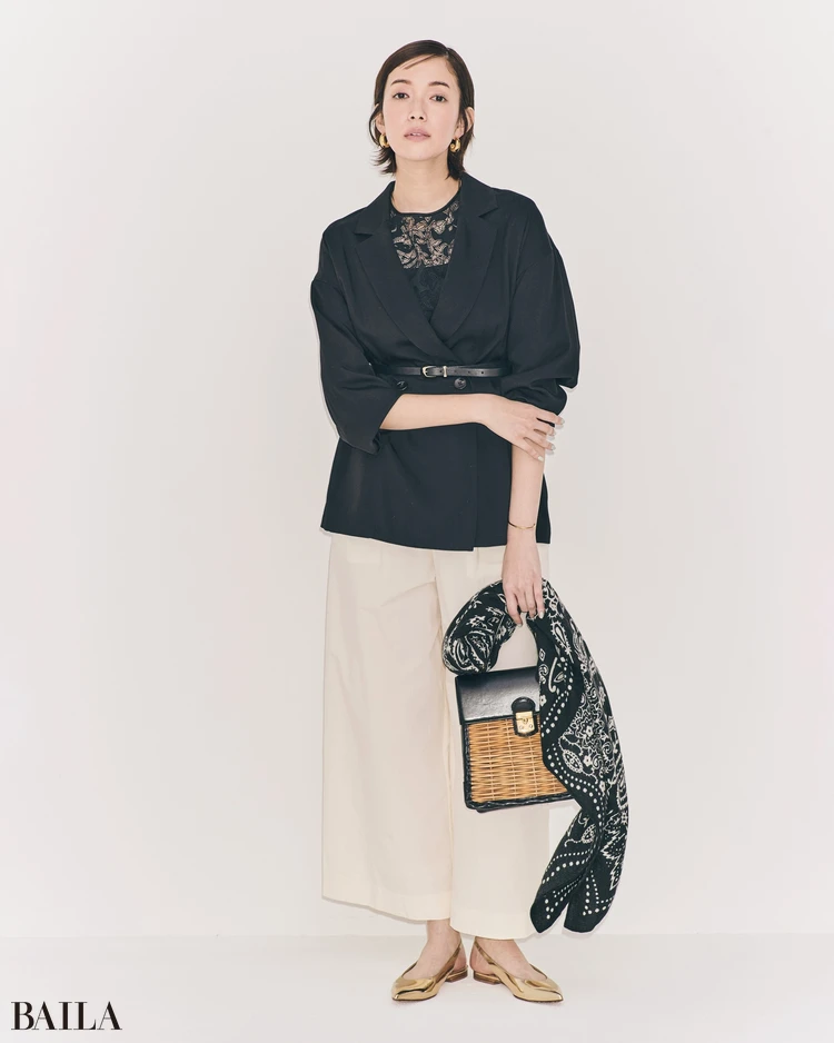 佐藤栞里　ジャケットコーデ