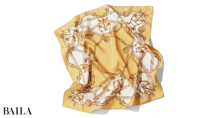 スカーフ（57×57）￥7700／アンタイトル　