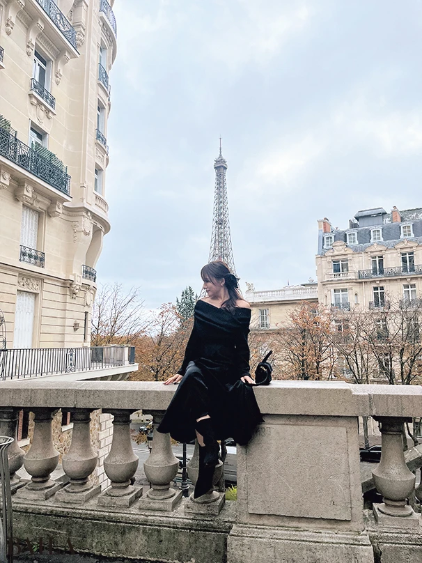 田辺優希さん (29歳) エッフェル塔を正面から狙える穴場スポット!