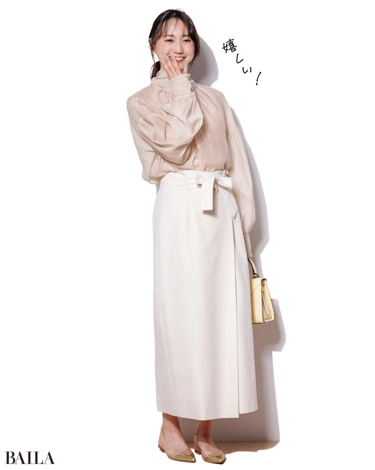 《Day8》ブラウスが主役の優しげコーデで明日香ちゃんとバーへ。お花をいただいた♡