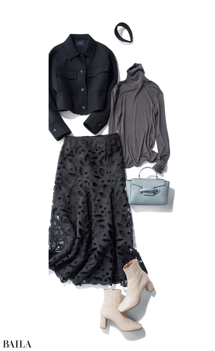 スカート￥26400／マイストラーダ プレスルーム（マイストラーダ）　ジャケット￥31900／ノーク　ニット￥29700／エイトン青山（エイトン）　カチューシャ￥9350／フーブス（イリスフォーセブン）　バッグ￥44000／ヴァジックジャパン（ヴァジック）　靴￥28600／ダイアナ 銀座本店（ダイアナ）