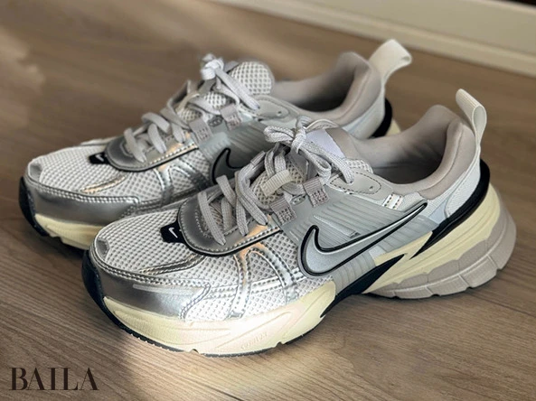 武田あゆみさん スニーカー