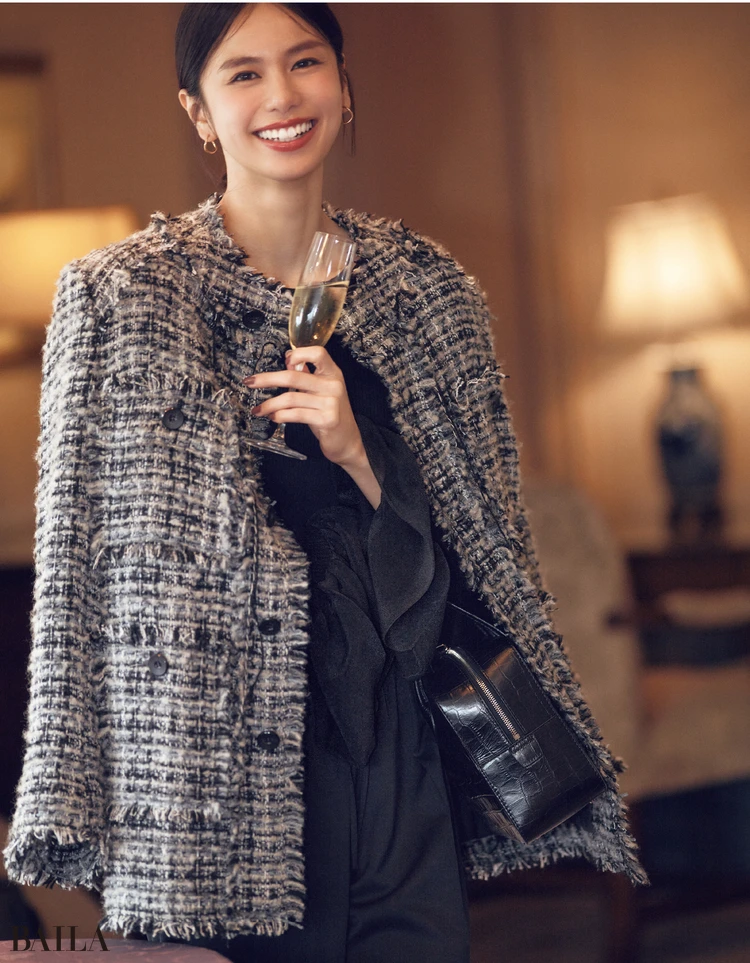 会社の忘年会は、由緒あるホテル。 ちょうどいい華やかさのちょい派手ブラックでこなれ感を