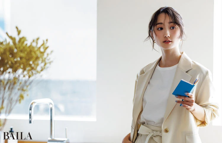 【洒落見えオフィス服着回し】忙しい日も余裕を感じさせる！上品フェミニンな初夏のコーデ_1