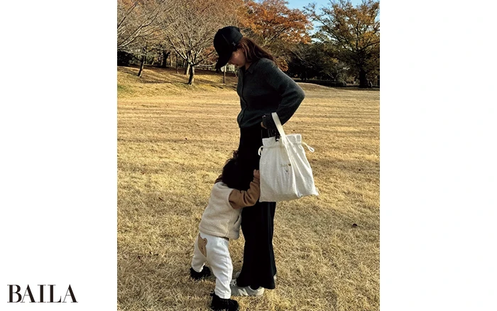 阿部里菜さん 近所の公園コーデ