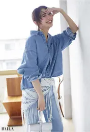 いつものコーデに＋1するだけ。スカーフを腰にひと巻きで洒落感急上昇！