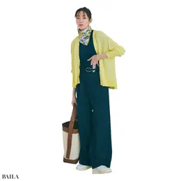 凛としたネイビーTで楽ちんコーデがきれいめに【BAILA今日のコーデ】