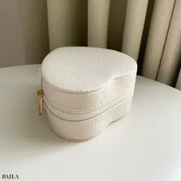 スリーコインズ ハートアクセサリーケース ホワイト