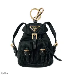 忠実に再現されたリュック型チャーム。￥140800（予定価格）／プラダ クライアントサービス（プラダ）