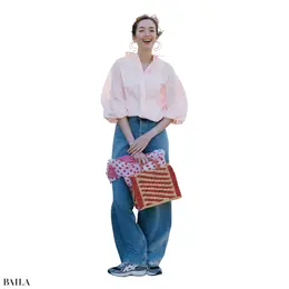 抜け感ワイドデニムでこなれカジュアル【BAILA今日のコーデ】