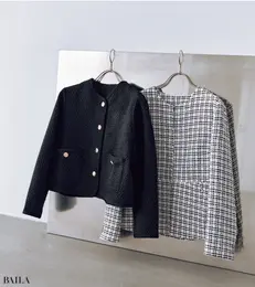 （左）titivate（ティティベイト）　（右）ROPÉ PICNIC（ロペピクニック）