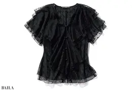 トップス￥20900／アモーメント