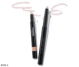 1　スティロ オンブル エ コントゥール 06 ￥5500／シャネル　　2　ザ クリーミー スティック アイシャドウ 001 ￥2970／アディクション ビューティ