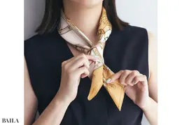 結び目がほどよく固くなるまで、Aの先端を下に引っ張る。AとBの長さが同じくらいになるように、結び目をスライドして調整。